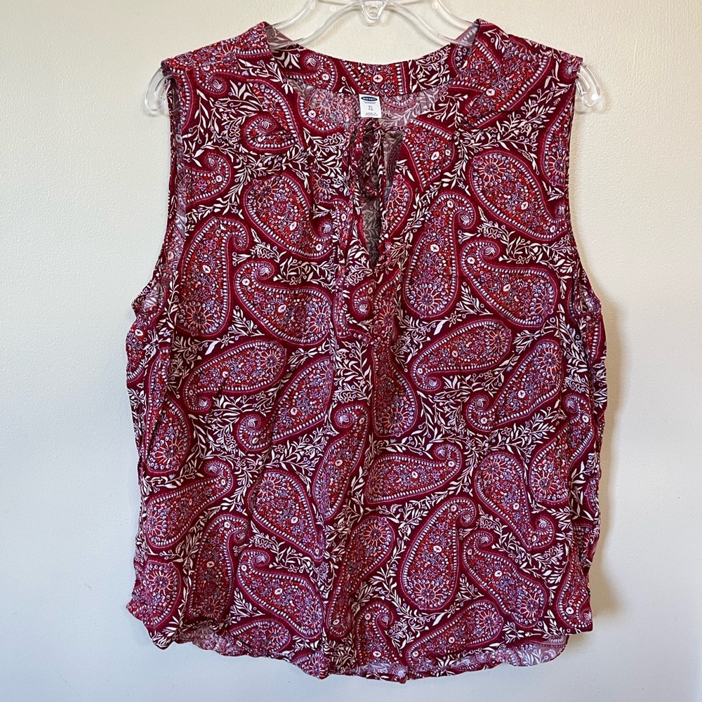 Old Navy Paisley Sleeveless Blouse - Burgundy